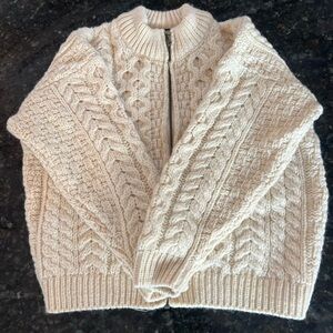 NWOT Carraig Donn Kids Merlino Wool Irish Knit sweater. Made in Ireland. Size M.